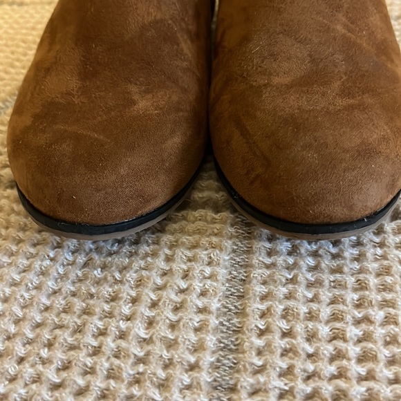 Cat and Jack brown booties size 3 - Picture 2 of 7